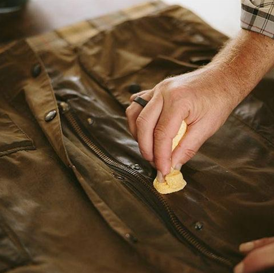 Belstaff : comment la cirer (rewax complet en 6 étapes)