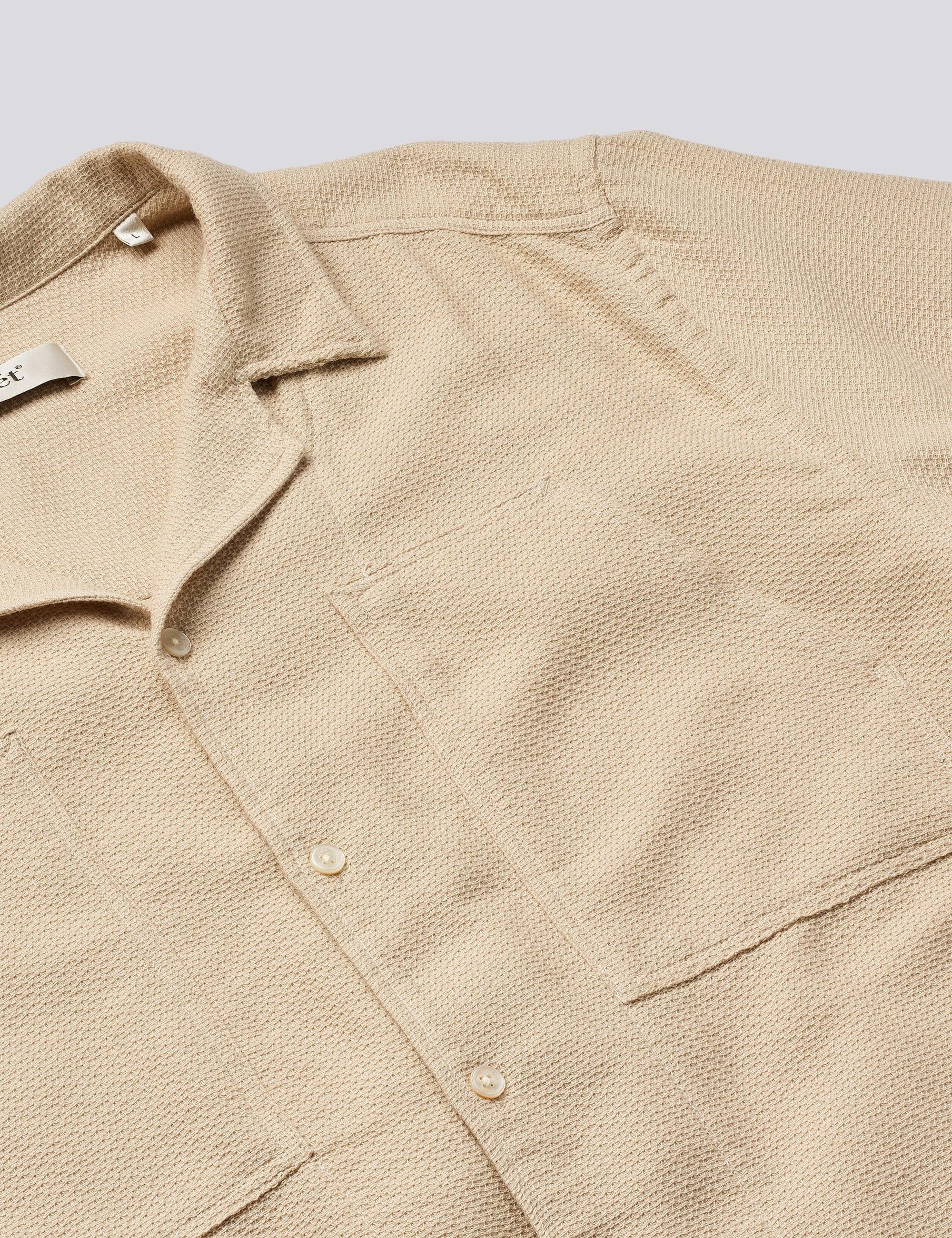 Chemise d'été homme : quel tissu quand il fait vraiment chaud