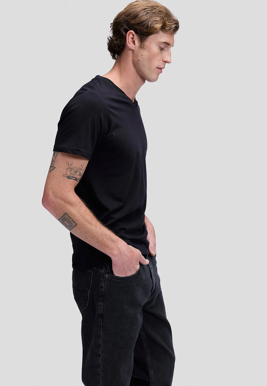 Lee Cotton Fitted V-Neck Tee — Black / White